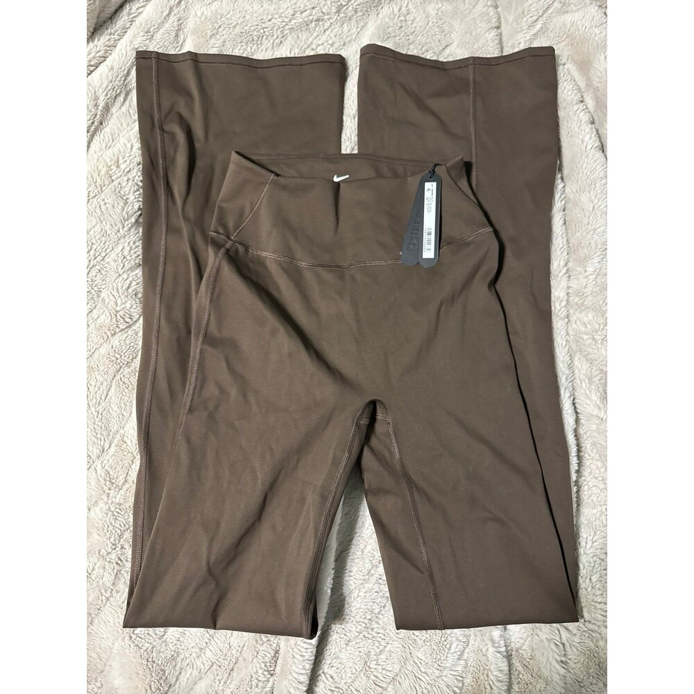 Nike Skims Matte Slim Flare Legging